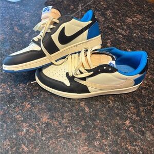 Nike Men's Black and Blue Sneakers